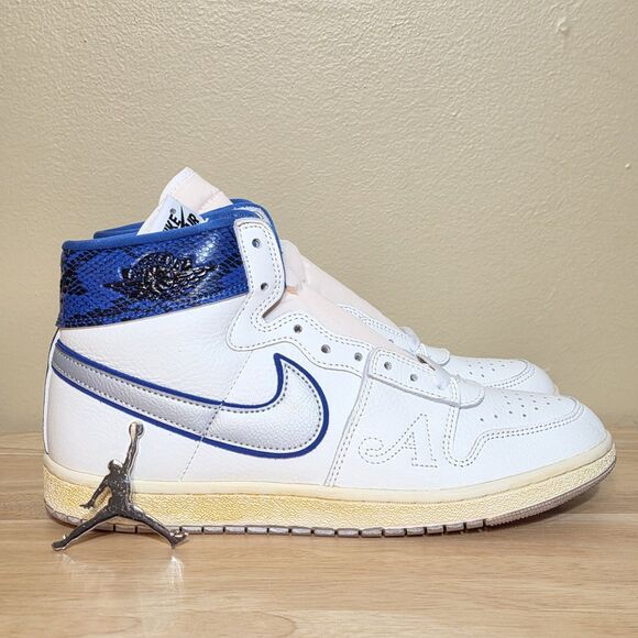 Athletic_Shoes